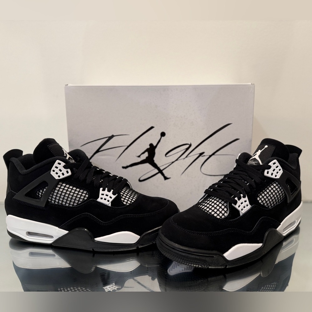 AIR JORDAN 4 RETRO “White Thunder “